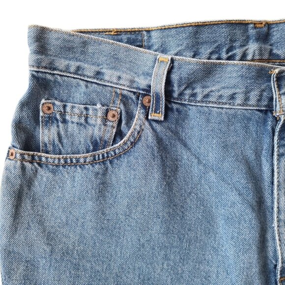 Vintage Levi's High Waisted Light Wash Blue Denim Mom Jean Shorts Size 12 32 x 7 - Picture 5 of 7